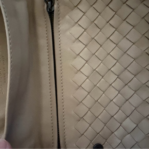 Bottega Veneta Mini Intrecciato Expandable Chain Leather Crossbody Bag - Picture 7 of 12